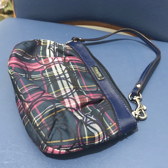 Coach multi plaid tartan patent leather wristlet - Picture 7 of 16